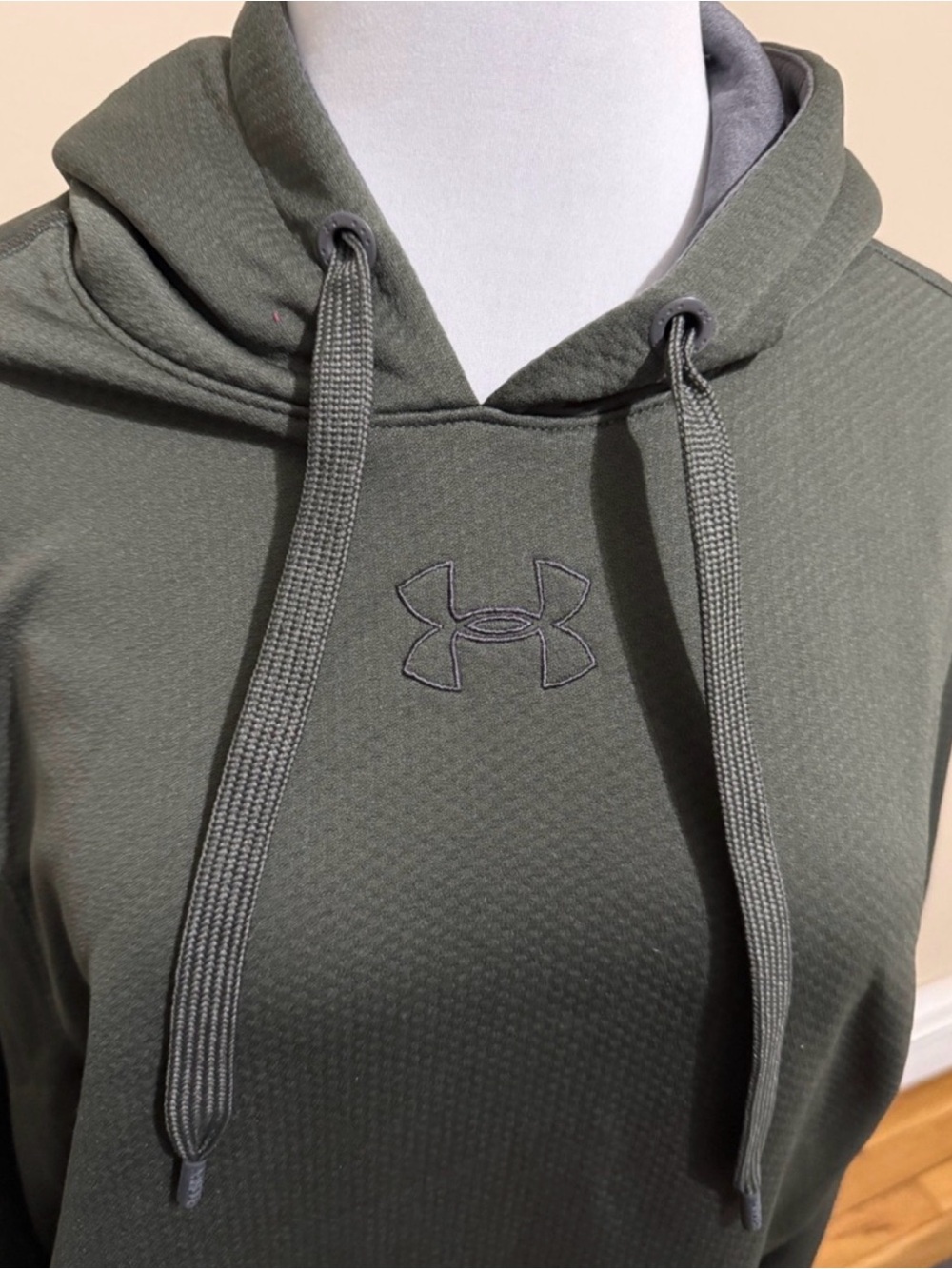 Men’s under armor hoodie lightweight knit under armor hoodie - worn once. - Picture 3 of 8